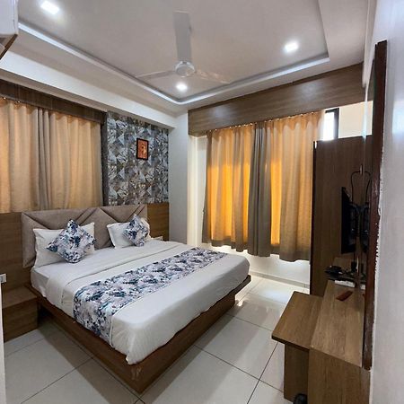 Hotelsuncity Inn Vadodara Ngoại thất bức ảnh
